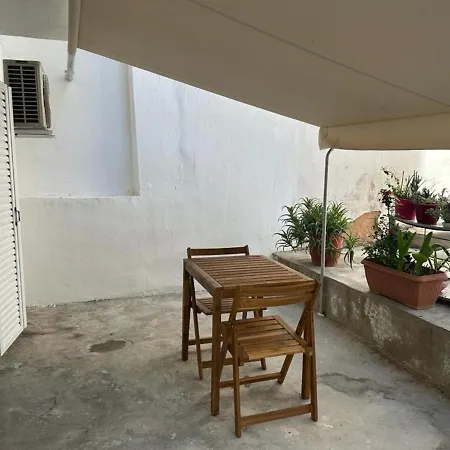 Kazi 6 * Athens